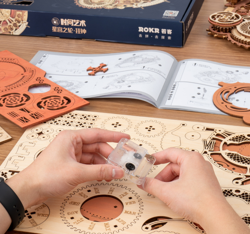 Zodiac Veggklokke og Kalender Skanto