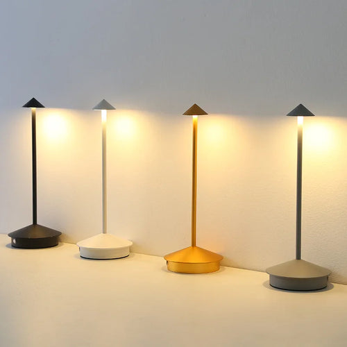 Moderne LED bordlampe med berøringssensor – Dimbar, trådløs og minimalistisk design | Skanto