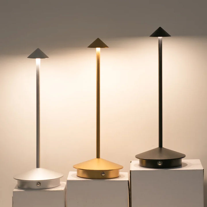 Moderne LED bordlampe med berøringssensor – Dimbar, trådløs og minimalistisk design | Skanto