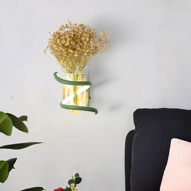 Skanto | LED Veggvase Lampe laget av Tre & Aluminium for Stilige Utendørsområder