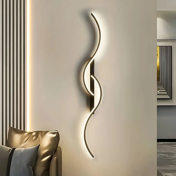 Skanto | Moderne buet LED vegglampe med dynamisk design