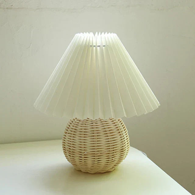Skanto | Klassisk bordlampe med sammenleggbar lampeskjerm for varmt lys