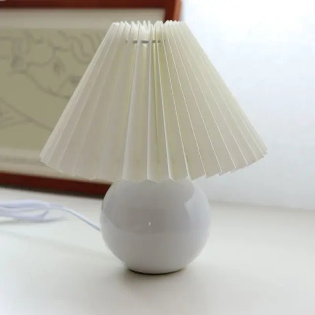 Skanto | Klassisk bordlampe med sammenleggbar lampeskjerm for varmt lys