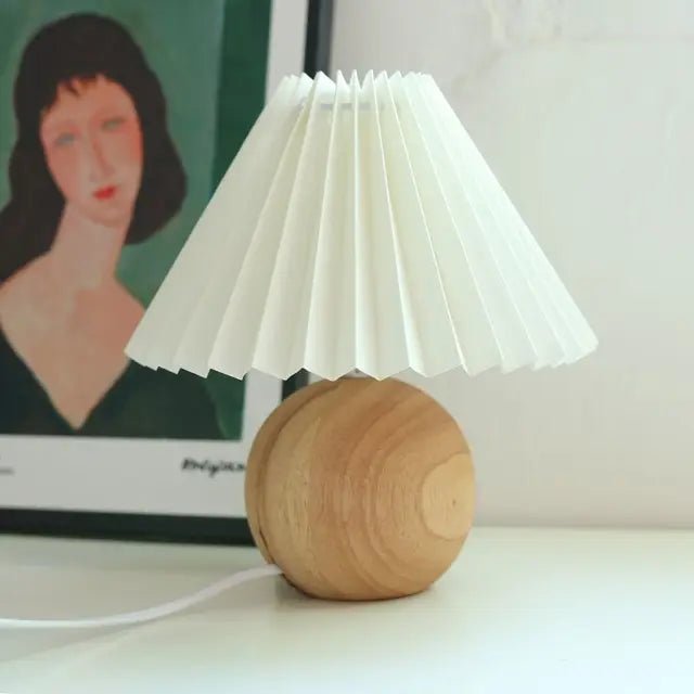 Skanto | Elegant Vintage Bordlampe med Foldbar Lampeskjerm