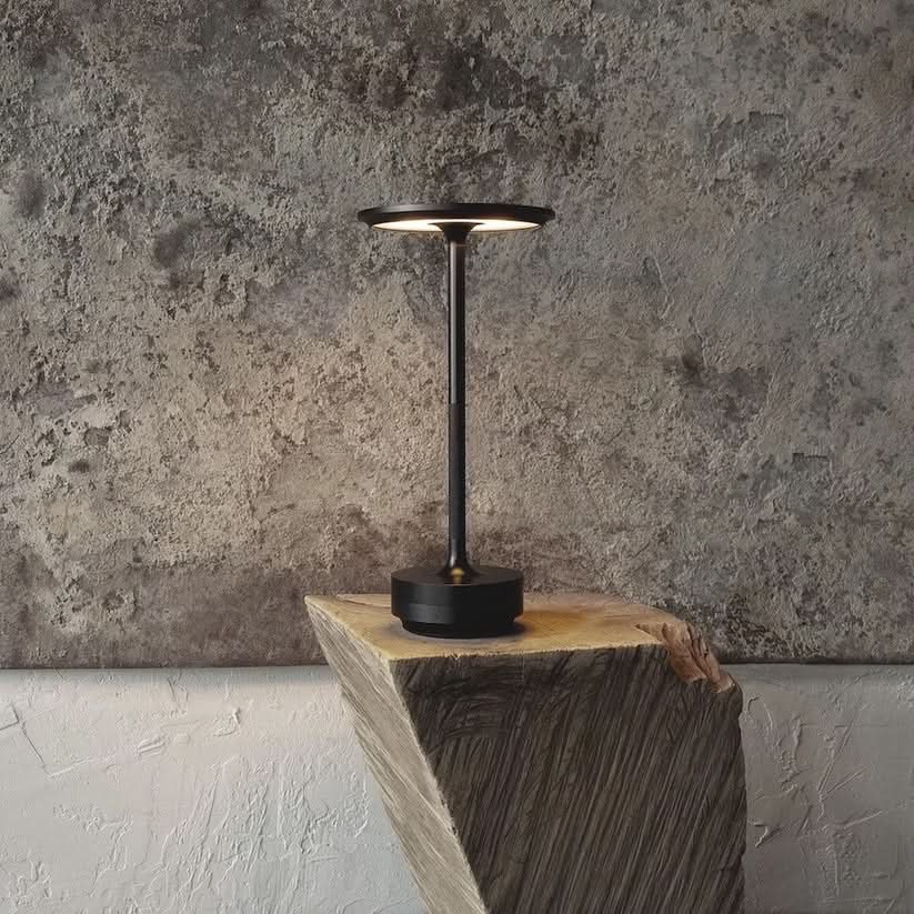 Skanto | LED bordlampe med dimbar stemningsbelysning & moderne design