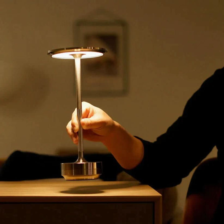 Skanto | LED bordlampe med dimbar stemningsbelysning & moderne design