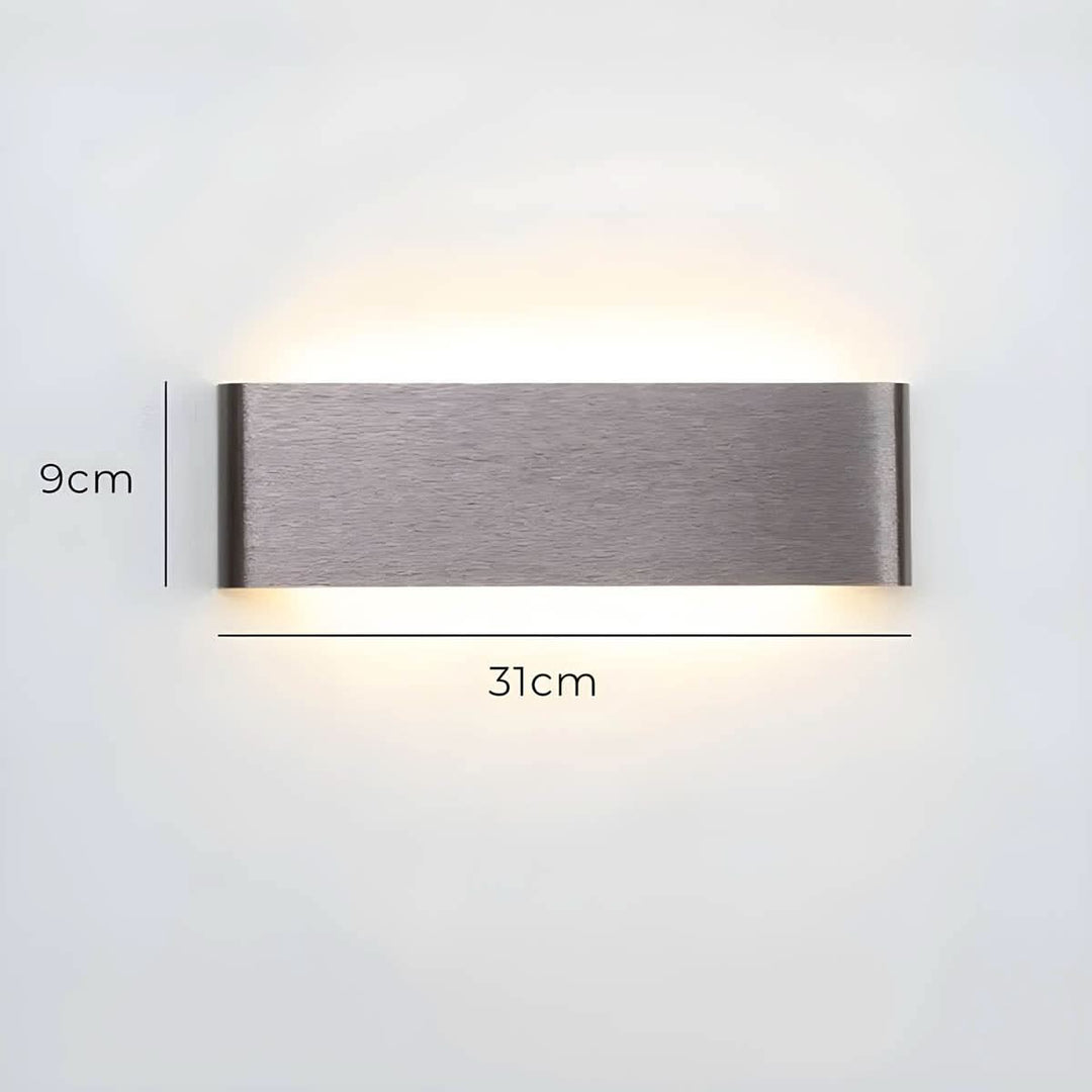 Skanto | Moderne LED Vegglampe – Elegant Aluminium & Glass Design