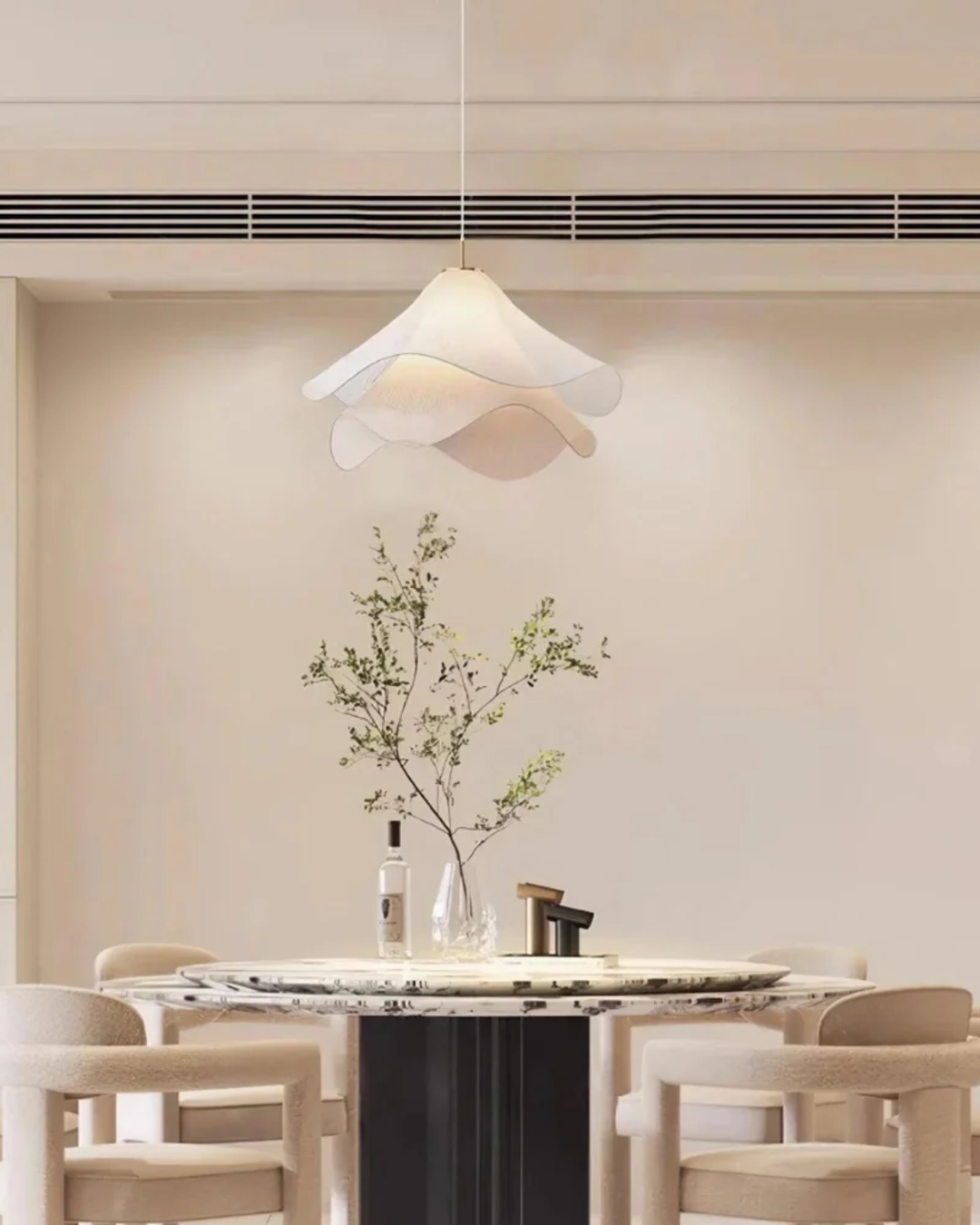 Skanto | Taklampe med blomstermønster og elegant finish