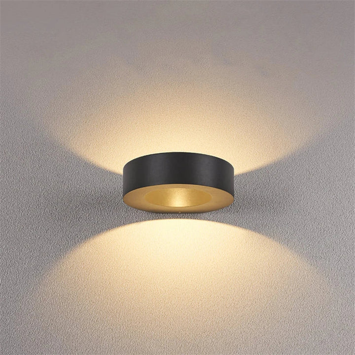 Skanto | Dekorativ Lampe i Aluminium