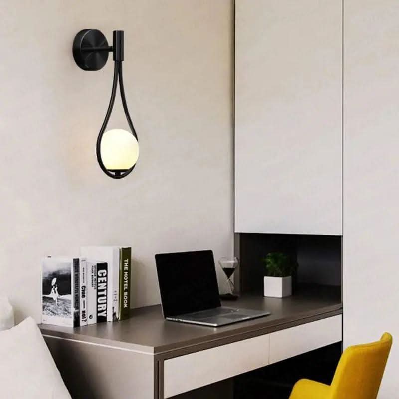 Skanto | Skandinavisk LED Vegglampe – Minimalistisk Tre- og Metallampe