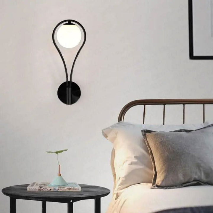 Skanto | Skandinavisk LED Vegglampe – Minimalistisk Tre- og Metallampe