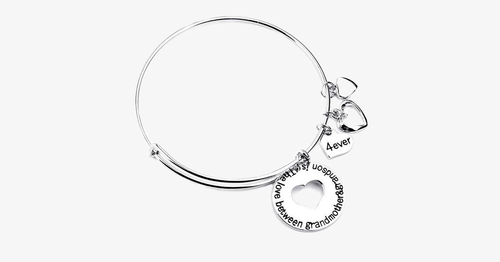 Skanto | Kjærlighet mellom bestemor og barnebarn er evig armbånd