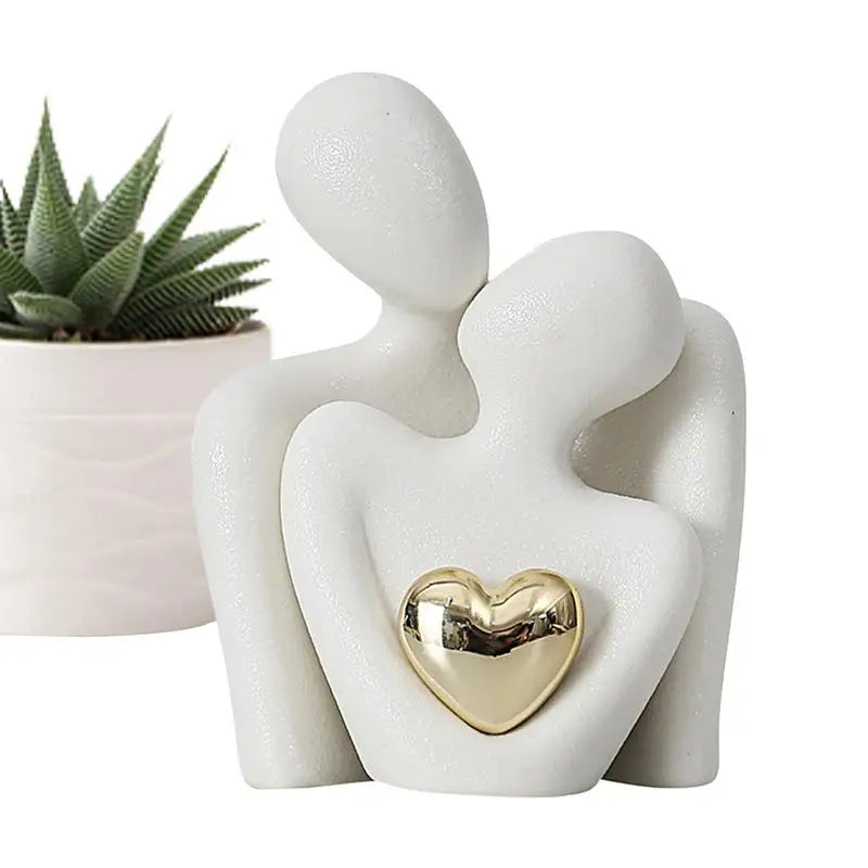 Lovers Skulptur Minimalistisk Nordisk Abstrakt Keramisk Figur Kunst med Gyldent Hjerte Akcent | Skanto