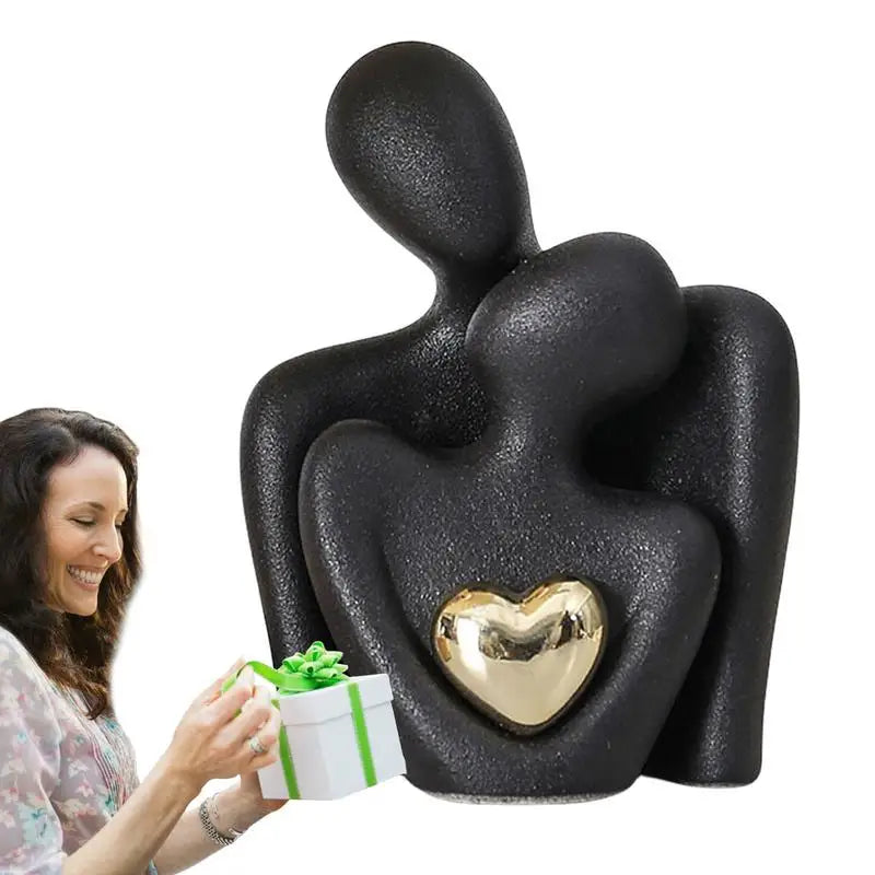 Lovers Skulptur Minimalistisk Nordisk Abstrakt Keramisk Figur Kunst med Gyldent Hjerte Akcent | Skanto