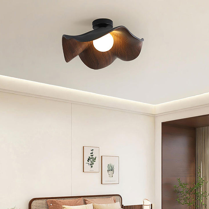 Skanto | Elegant Tre Taklampe med Skandinavisk Inspirasjon