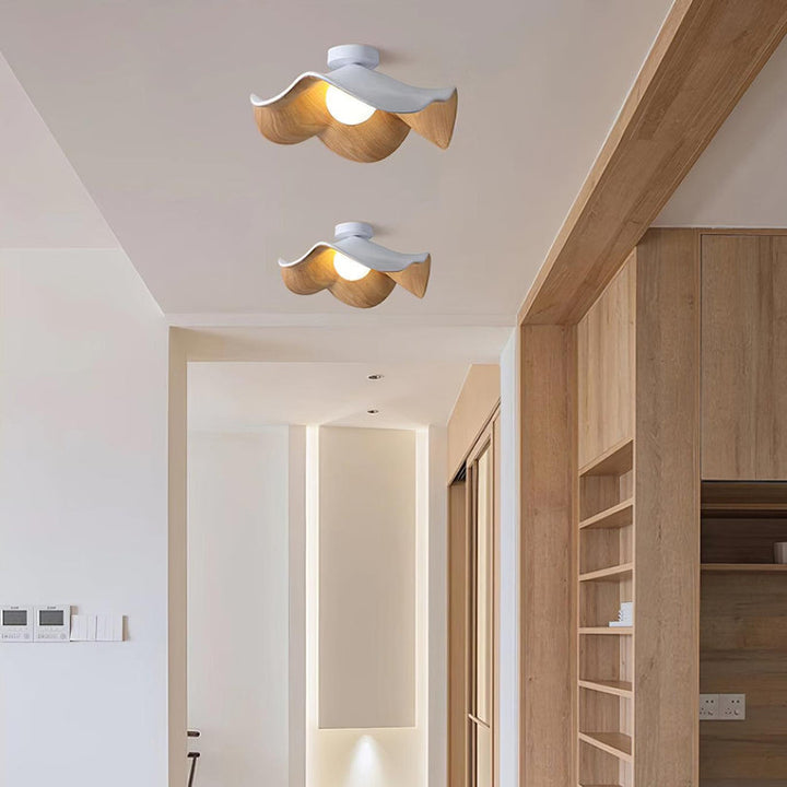 Skanto | Elegant Tre Taklampe med Skandinavisk Inspirasjon