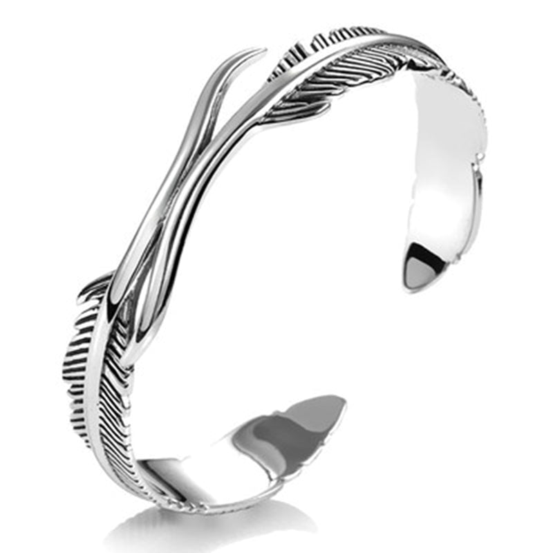 Elegant Justerbar Armbånd med Fengslende Sølv Fjær Skanto