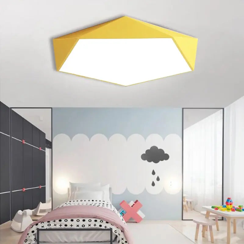 Pentagon LED taklampe Macaron for moderne barnerom – Design taklampe | Skanto
