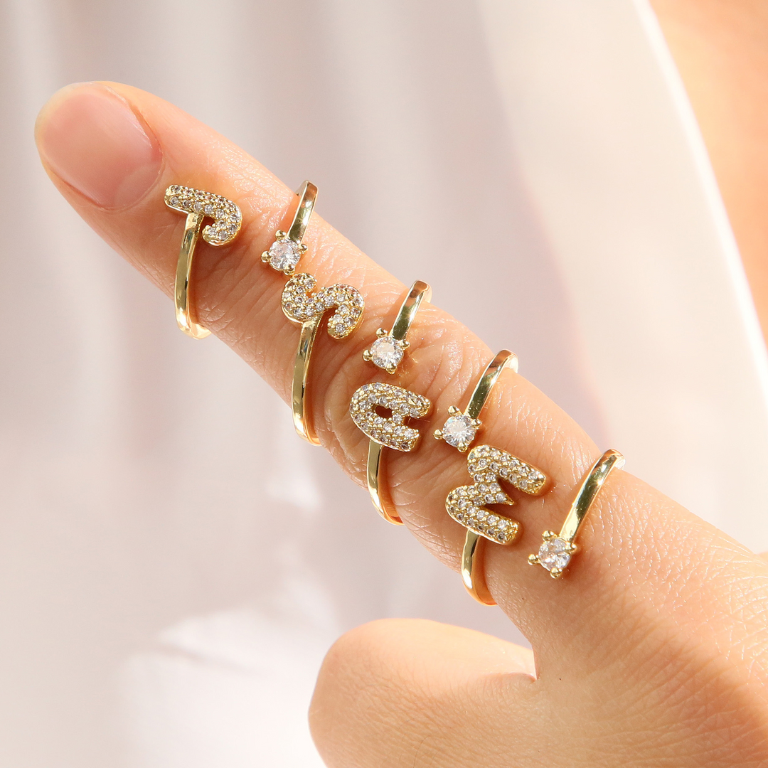 Skanto | Delikat Boble Diamant Innpakning Initial Ring