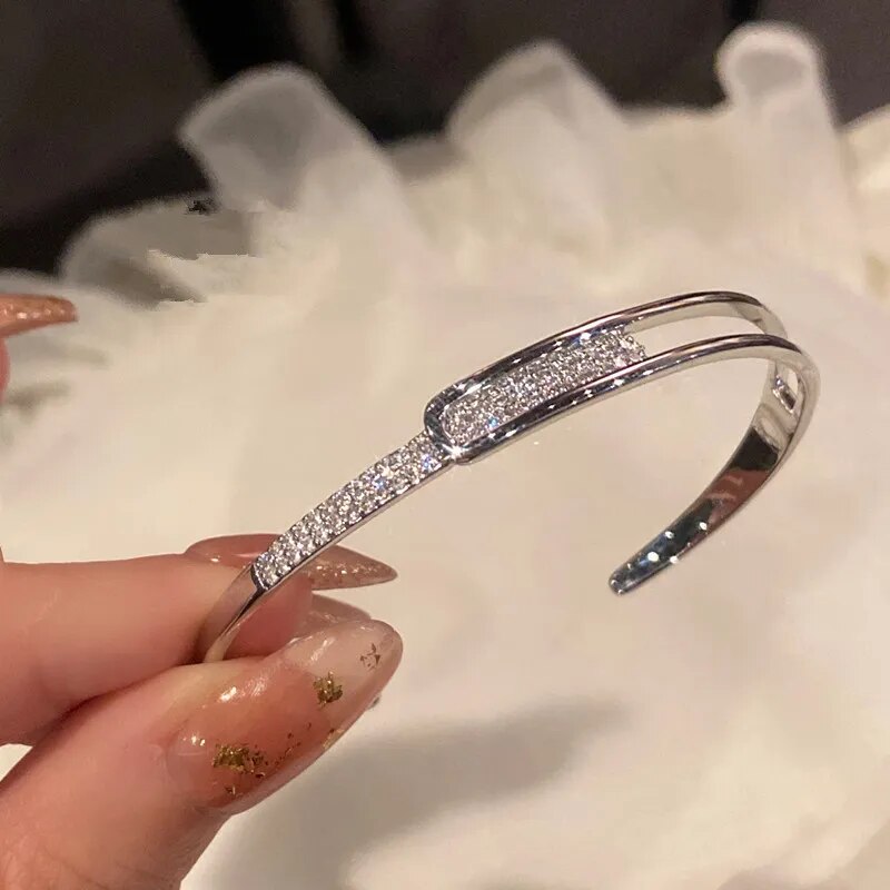 Skanto | Åpen armbånd laget av 925 sterling sølv med zirkonia