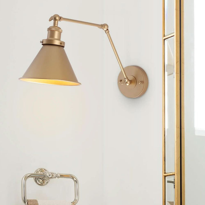 Skanto | Mid-Century Justerbar Metall Vegglampe – Messing & Svart