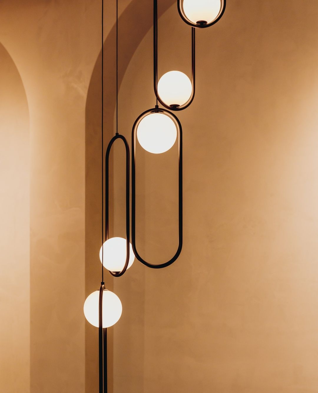 Moderne og elegante pendellampe - stilfulle hengelys for innendørs belysning | Skanto