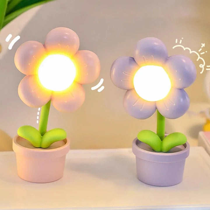 Skanto | BloomAura – Elegant Petite Blomsterbordlampe for Myk Belysning