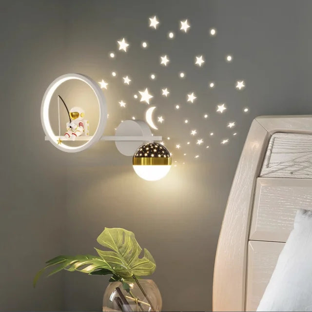 Barnas Romvegglampe – Stilig Stjerneformet LED Vegglampe for Barn | Mykt Lys for Soverom | Skanto