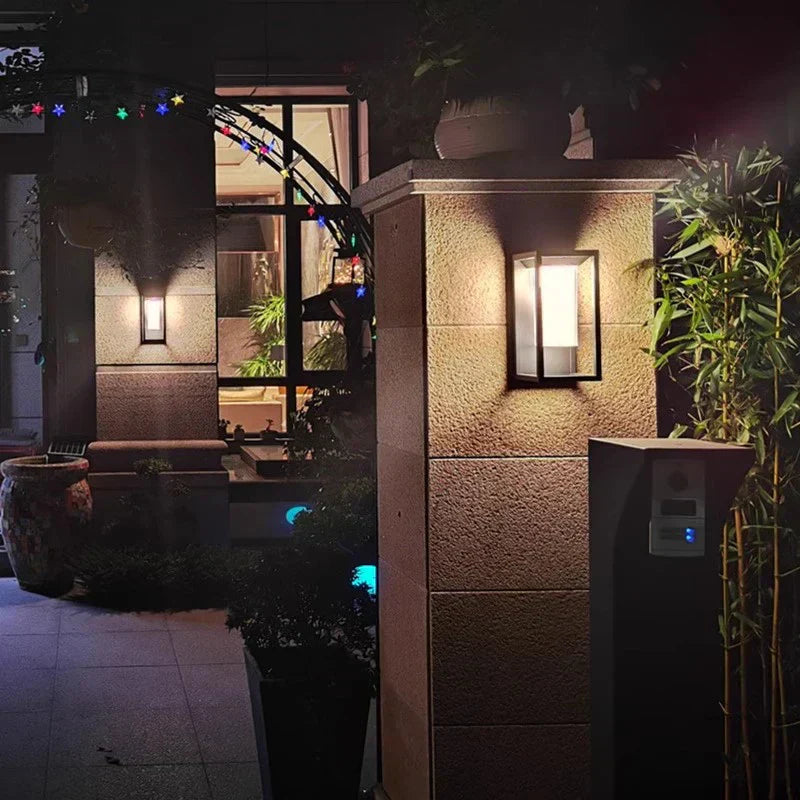 Moderne LED Vegglampe for Utendørs - LumaLine, Energisparende og Stilig, Ideell for Hage og Terrasse | Skanto