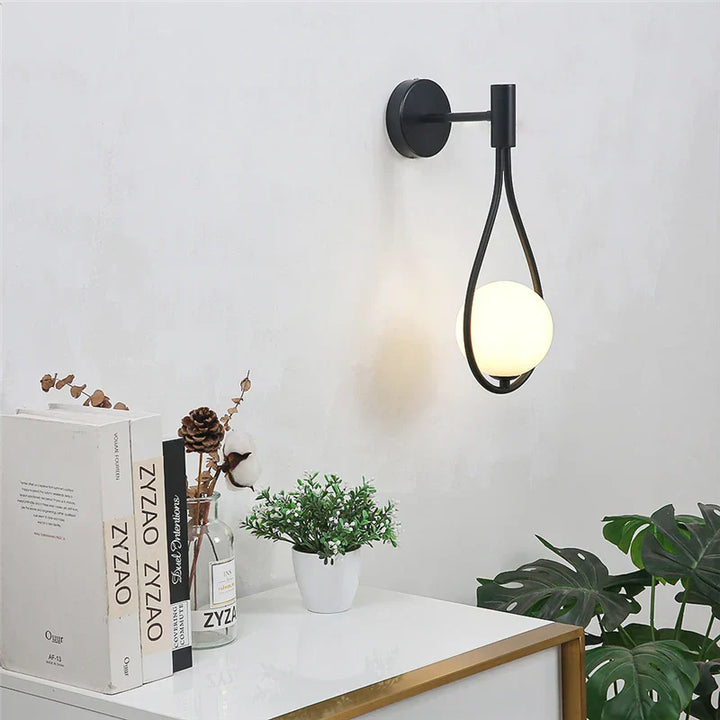 Elegant drop vegglampe for tidløs stil | Skanto
