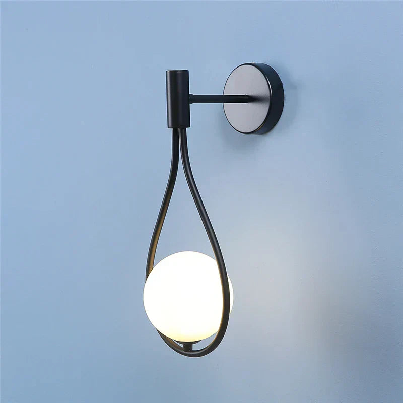 Elegant drop vegglampe for tidløs stil | Skanto