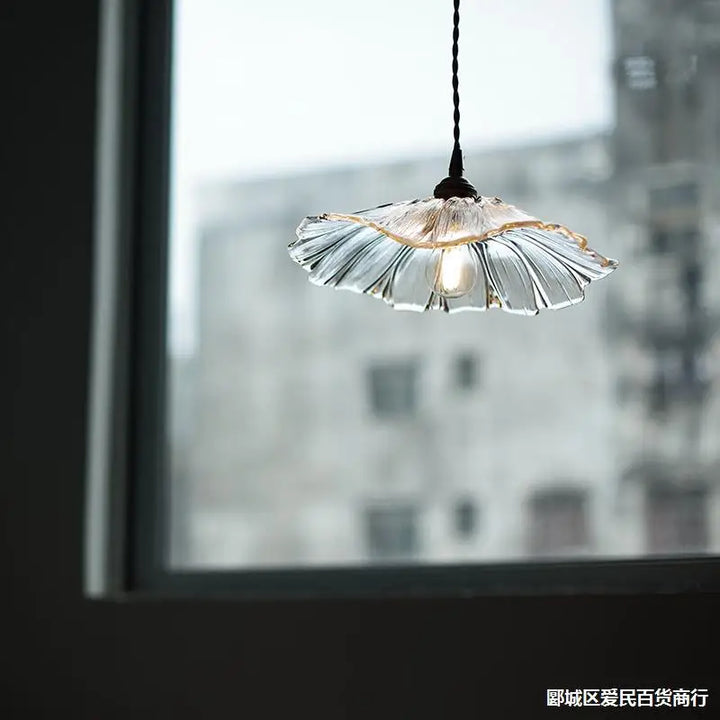 FloraGlimmer – Moderne, blomsterformet pendellampe | Glassdesign | LED-belysning for stue og spisestue