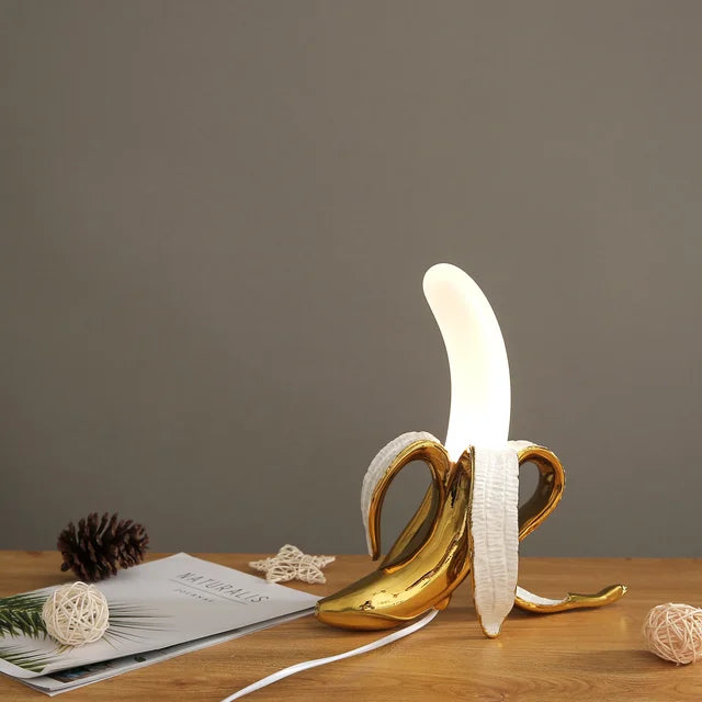 Skanto | Fasjonabel lampe i form av en banan som gir morsom belysning