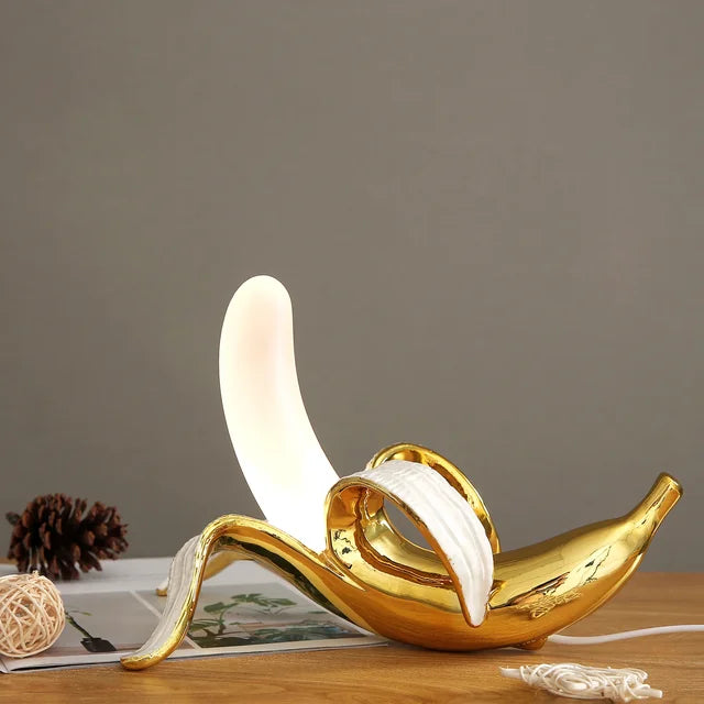 Dekorativ Bananlampe – Moderne Bordlampe for Stilig Interiørdesign | Skanto