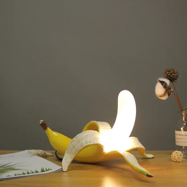 Dekorativ Bananlampe – Moderne Bordlampe for Stilig Interiørdesign | Skanto