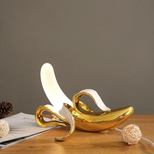 Skanto | Fasjonabel lampe i form av en banan som gir morsom belysning