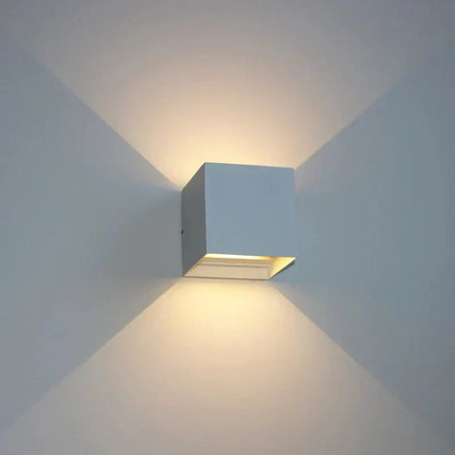 Skanto | Minimalist Glow Outdoors