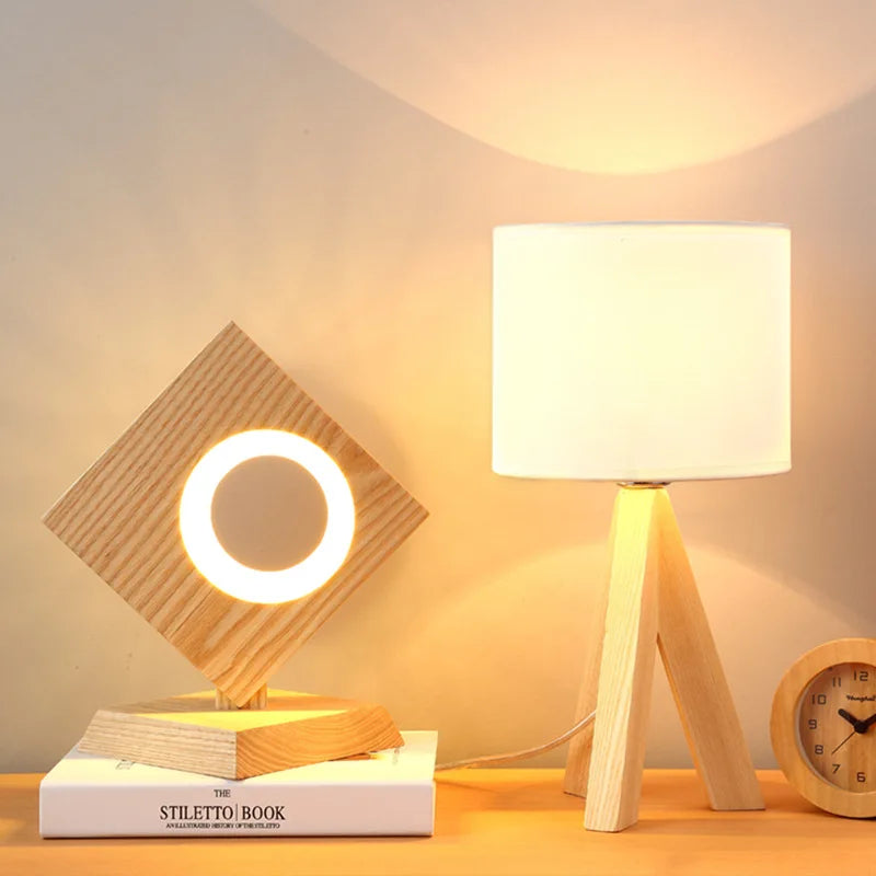 Skanto | LumiHout – Moderne bordlampe laget av tre med varm, naturlig eleganse