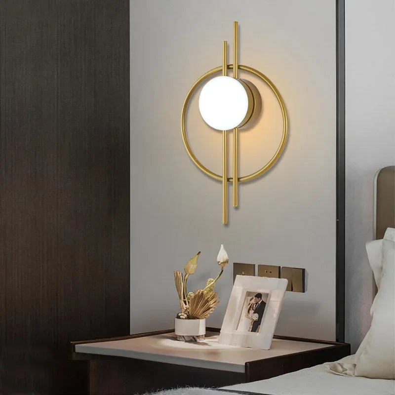 Moderne LED Vegglampe med Sphære Glass - Stilig Vegglampe for soverom & stue | Skanto