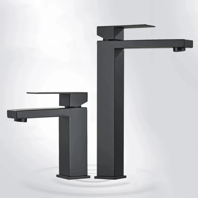 Skanto | Moderne Svart-Sølv Kran - for Luksus Bathtub Opplevelse