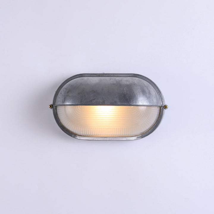 Elegant vanntett utendørs vegglampe | Skanto