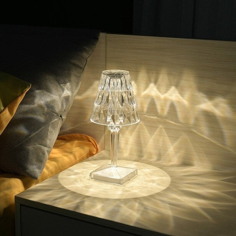 Elegant Krystall Bordlampe for Stue Skanto