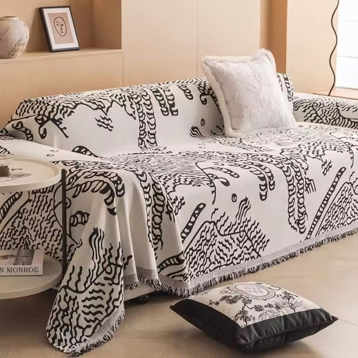 Skanto | Nature Sketch Pattern Sofa Cover