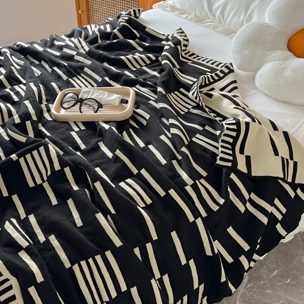 Skanto | CalmoWeave Teppe | Strikket Teppet Svart-Beige | Myk & Varmende | For Alle Årstider