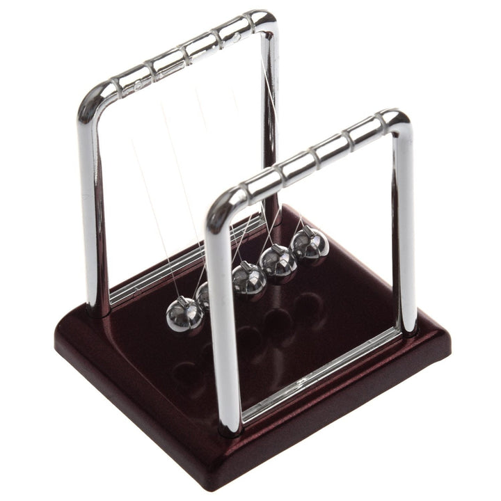 Newton's Cradle Balance Balls | Skanto