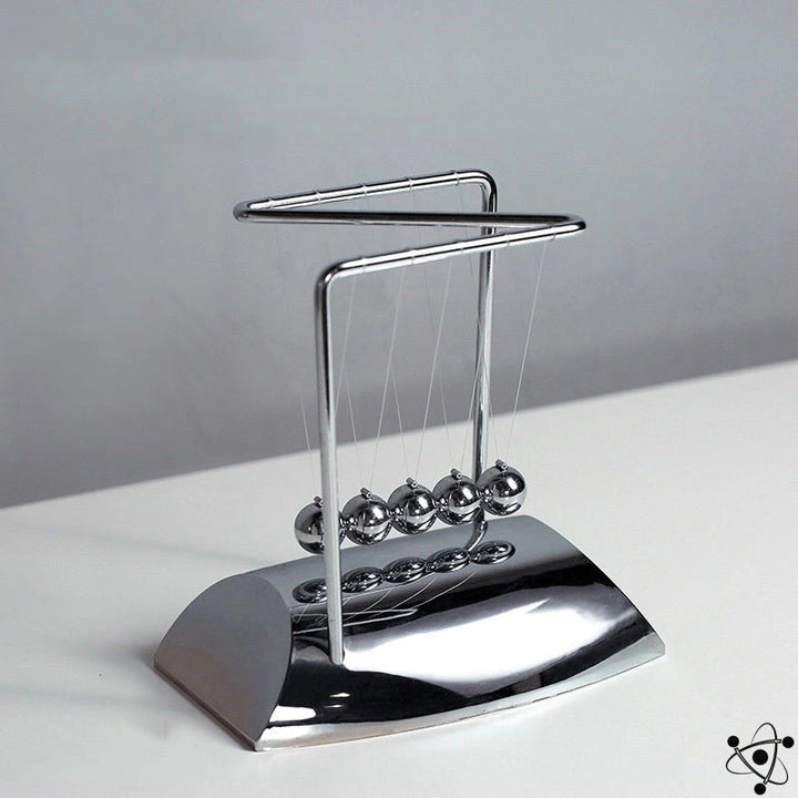Skanto | Newton's Pendulum Form Z