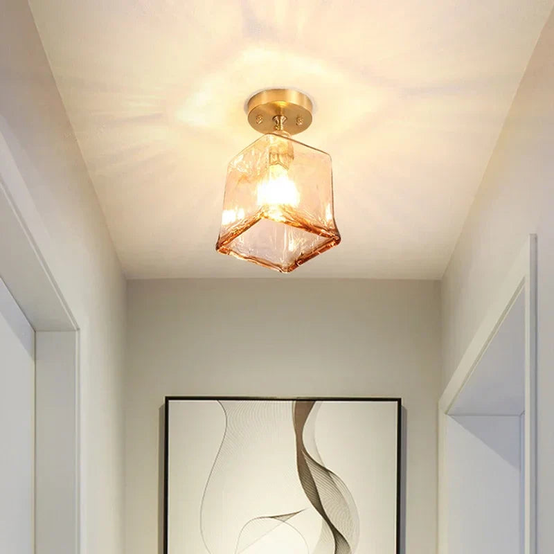Nordisk taklampe med kreativt glasskopp design – Moderne design for gang og stue | Skanto