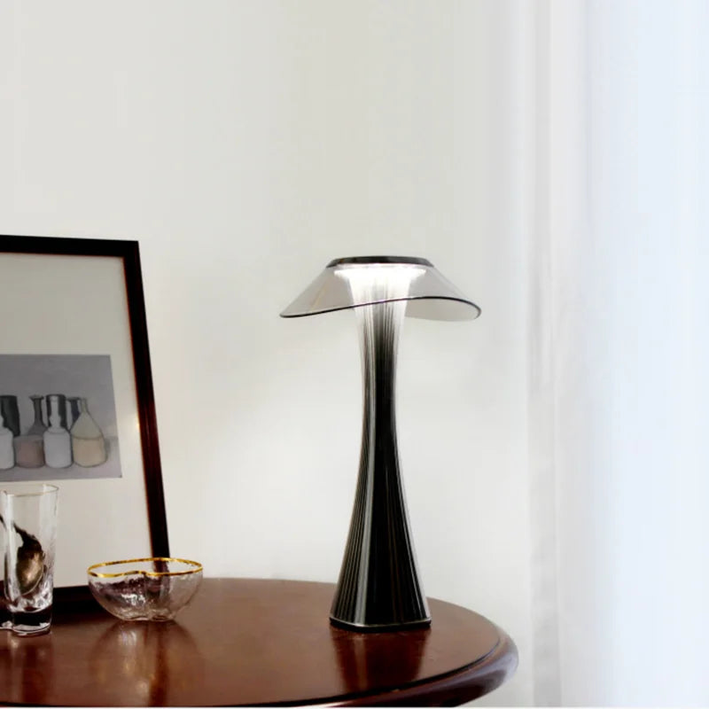 Dimbar LED Bordlampe – Moderne Nattbordlampe med Berøringskontroll, Elegant Belysning for Soverom og Stue | Skanto