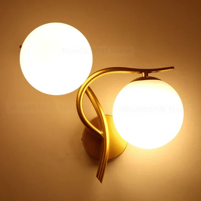 Moderne skandinavisk vegglampe laget av jern – Minimalistisk LED vegglampe for stue og soverom | Skanto