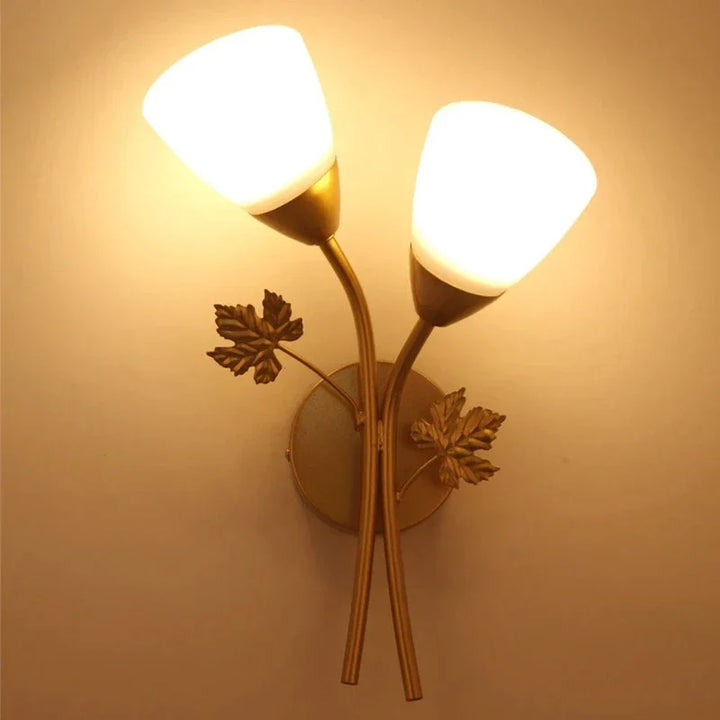 Krav vegglampe i vintage-stil med bladmotiv – LED-lampe for gang og stue | Skanto